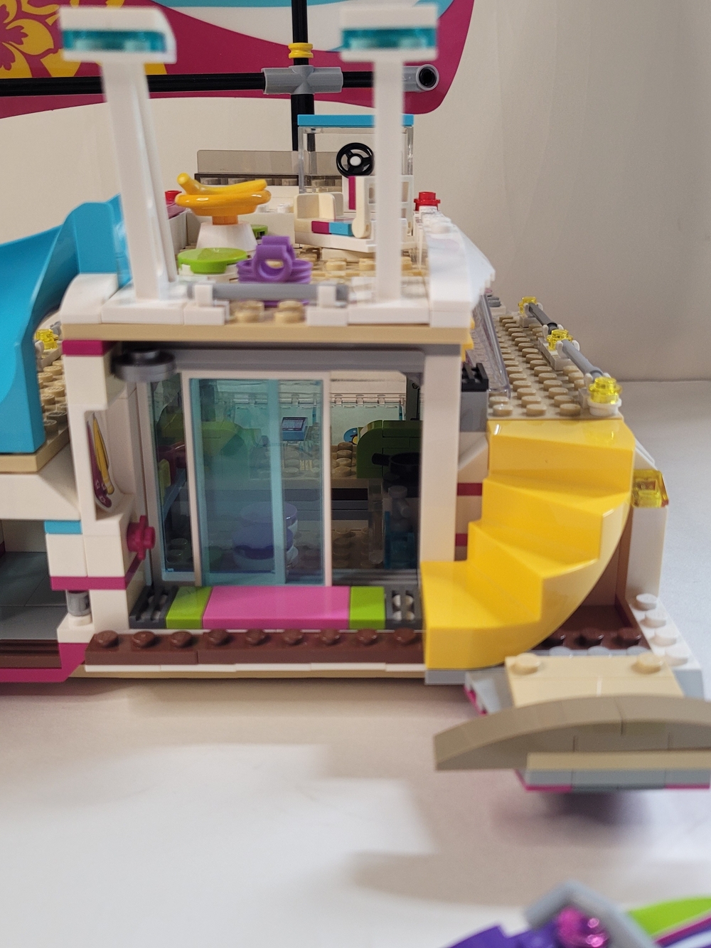 LEGO Friends Sunshine Catamaran set, model number 41317 - Picture 9 of 14